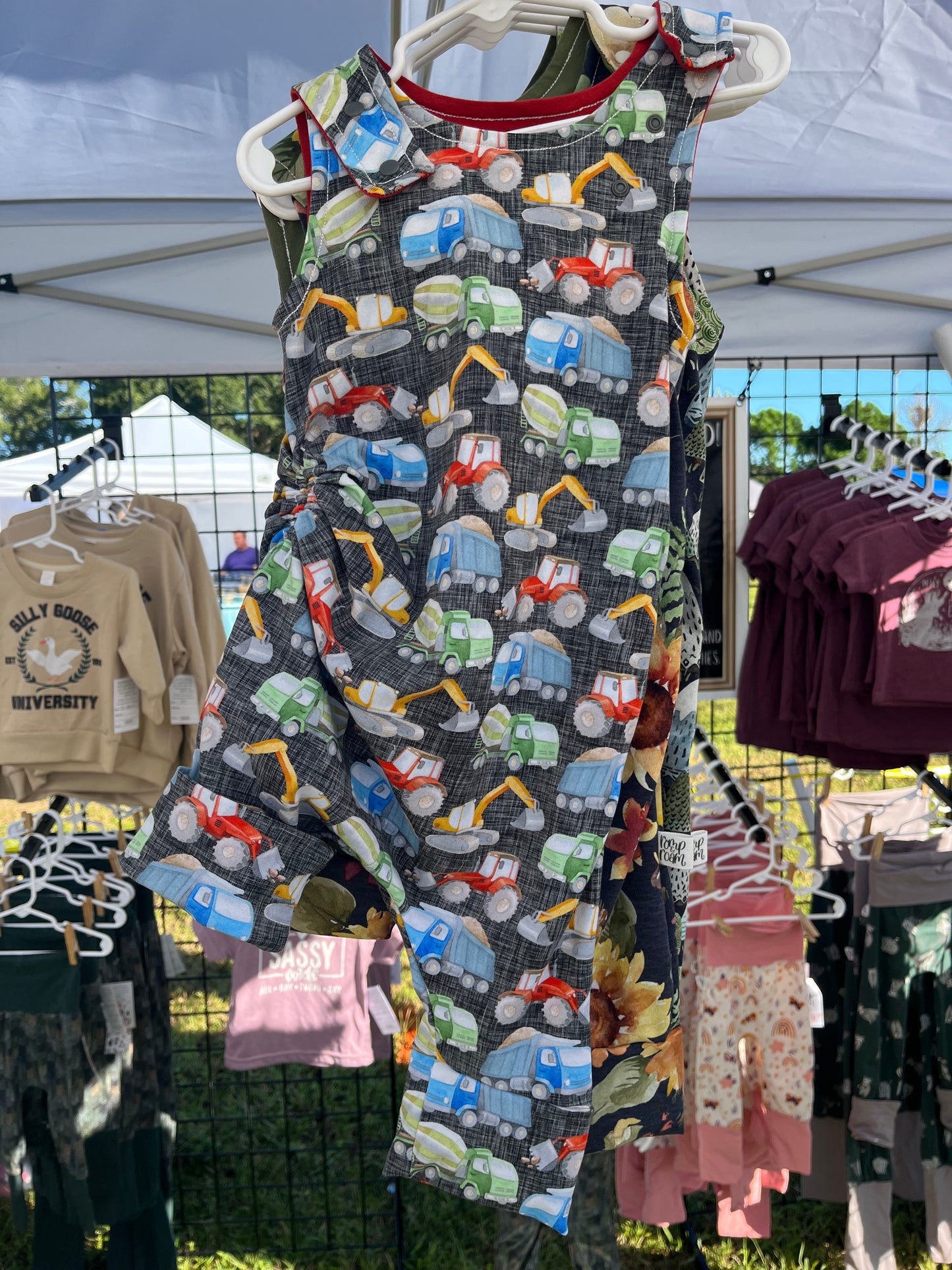 12M-3T Romperalls Shorts ; Construction Trucks