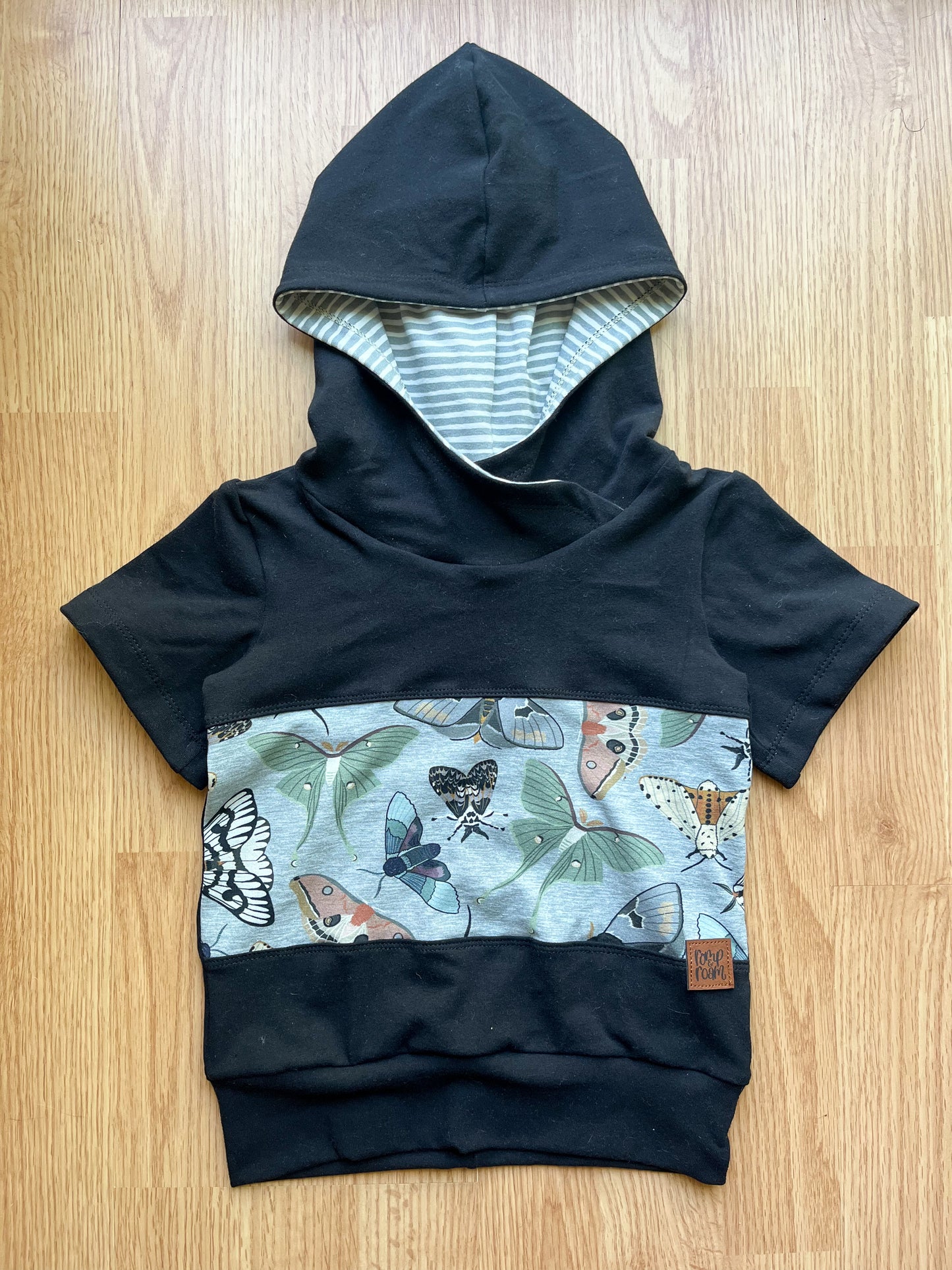 Grow-With-Me Hooded Tee - Moths & Black